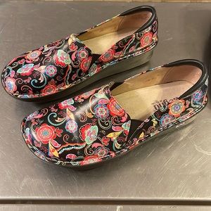 Algeria nurses shoes